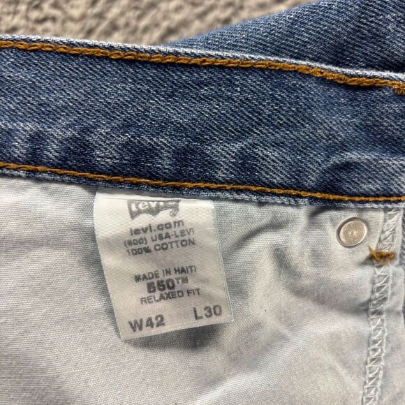 Levis 550 Jeans Mens 42x30 Blue Light Wash Cotton Relaxed Tapered Denim Workwear - Picture 4 of 10